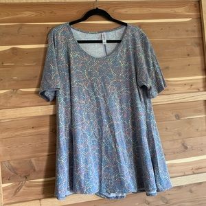 L Lularoe perfect T super soft!